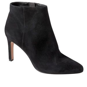 Banana Republic skinny heel suede ankle bootie